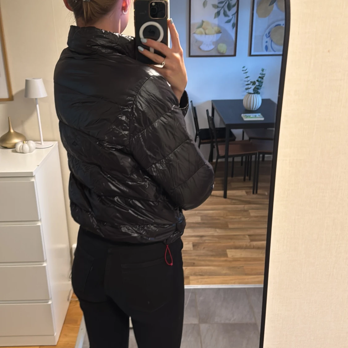 Svart dunjacka från Levi's, M - 1