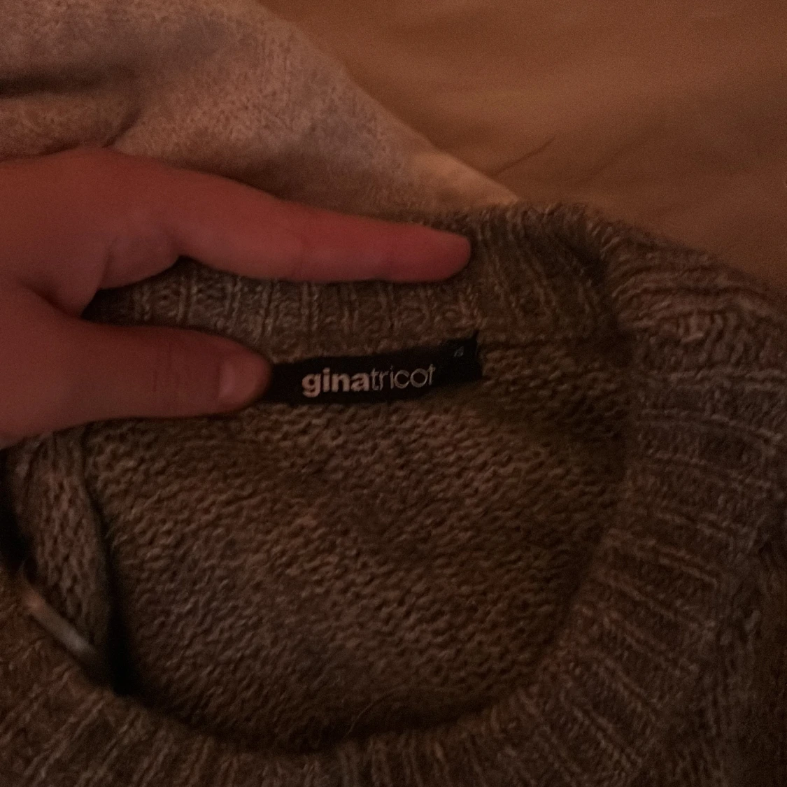 Grå stickad tröja från Gina Tricot - 2