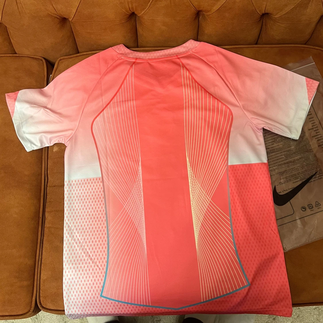 Barcelona rosa tshirt  - 1