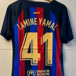 Lamine Yamal fotbollströja Barcelona - Helt ny utan defekte. Strl S