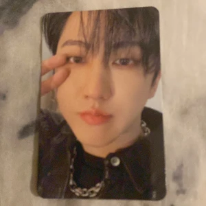 Stray kids Photo Cards - Ett set med fyra snygga fotokort med tre olika medlemmar från stray kids, Changbin, Felix och I.N. Dessa Photo Cards är från 5star albumet 