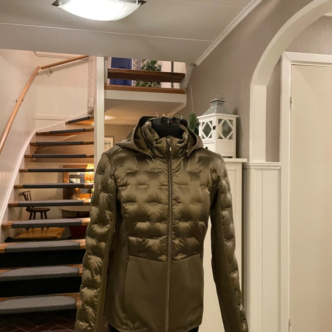 Guldig/grön jacka från JH Collection