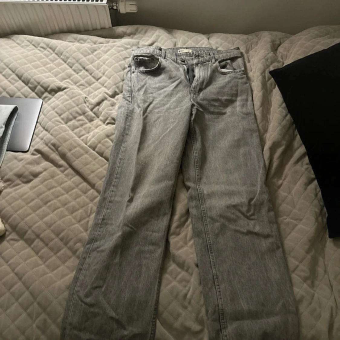 Gråa straight jeans från Perfect Jeans Gina tricot  - 2