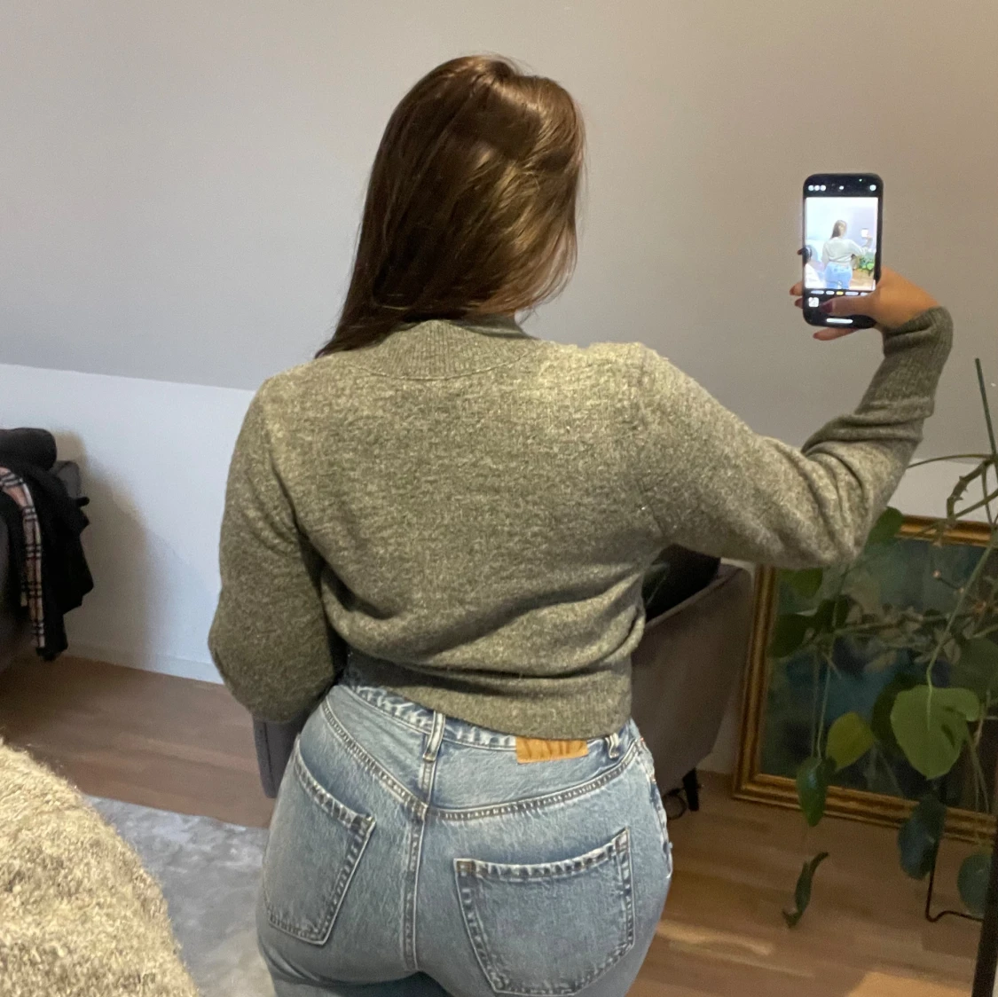 Grå kofta med pärlknappar - 3