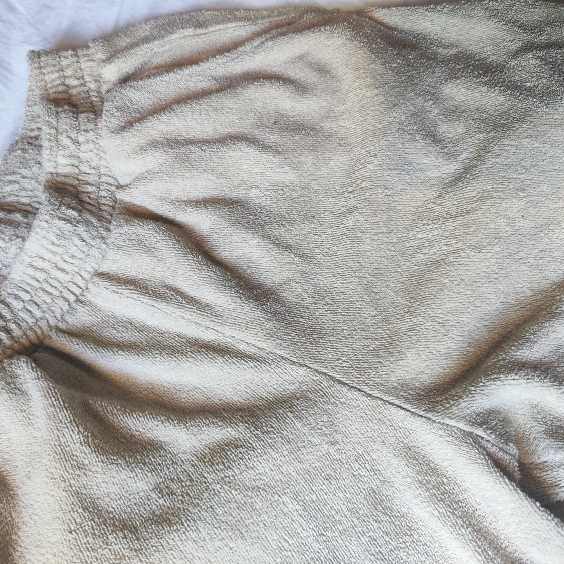 Beige frottéshorts från Lindex - 2