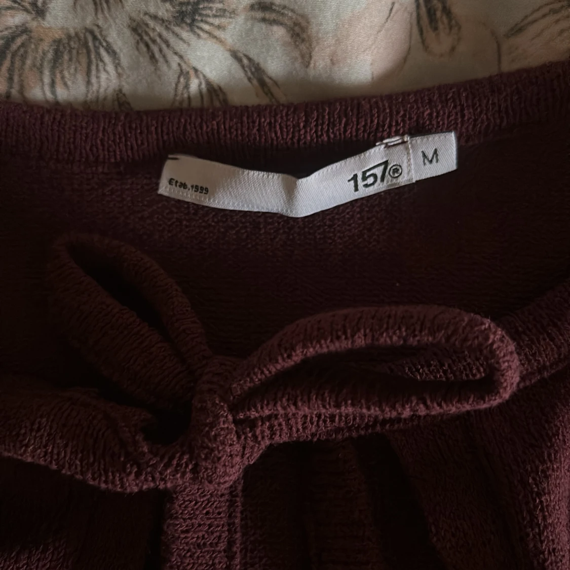 Röd kofta med rosett - 3