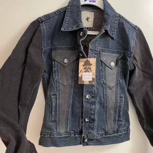 Lifestyle jacket size 8 helt ny onavänd  - Lifestyle jacket size 8 helt ny onavänd 