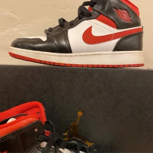 Jordans - Säljer mina Jordans 1, köpta för någon månad sen och är i bra skick. Pris kan diskuteras