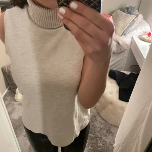 polo topp  - top från zara i jätte bra skick.