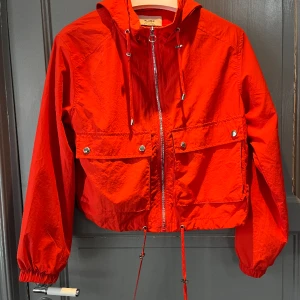 Vårjacka, Pull & Bear, strl.38 - Färggrann tunn jacka! Hör gärna av dig om mer information eller bilder😊