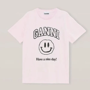 Ganni tröja  - Säljer min super snygga ganni tröja💞💞 skriv för fler bilder eller intresse🥰🥰