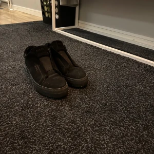 Arigato Laceless - Size 42, knappt använda 8-9/10 cond. 👏🏻