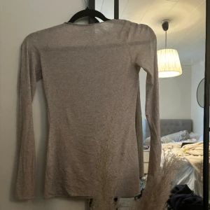 Intimissimi tröja🤍 - En jättefin och skön långärmad tröja från Intimissimi som endast är använd en gång, som ny.🫶🏻