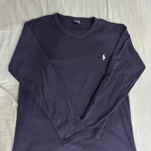 Ralph Lauren tröja - Väldigt fint skicka på tröjan. Storlek M/L. 