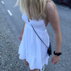 Pull an bear klänning - Jättefin sommarklänning från Pull&bear! Tyvärr blivit lite för liten❤️storlek s