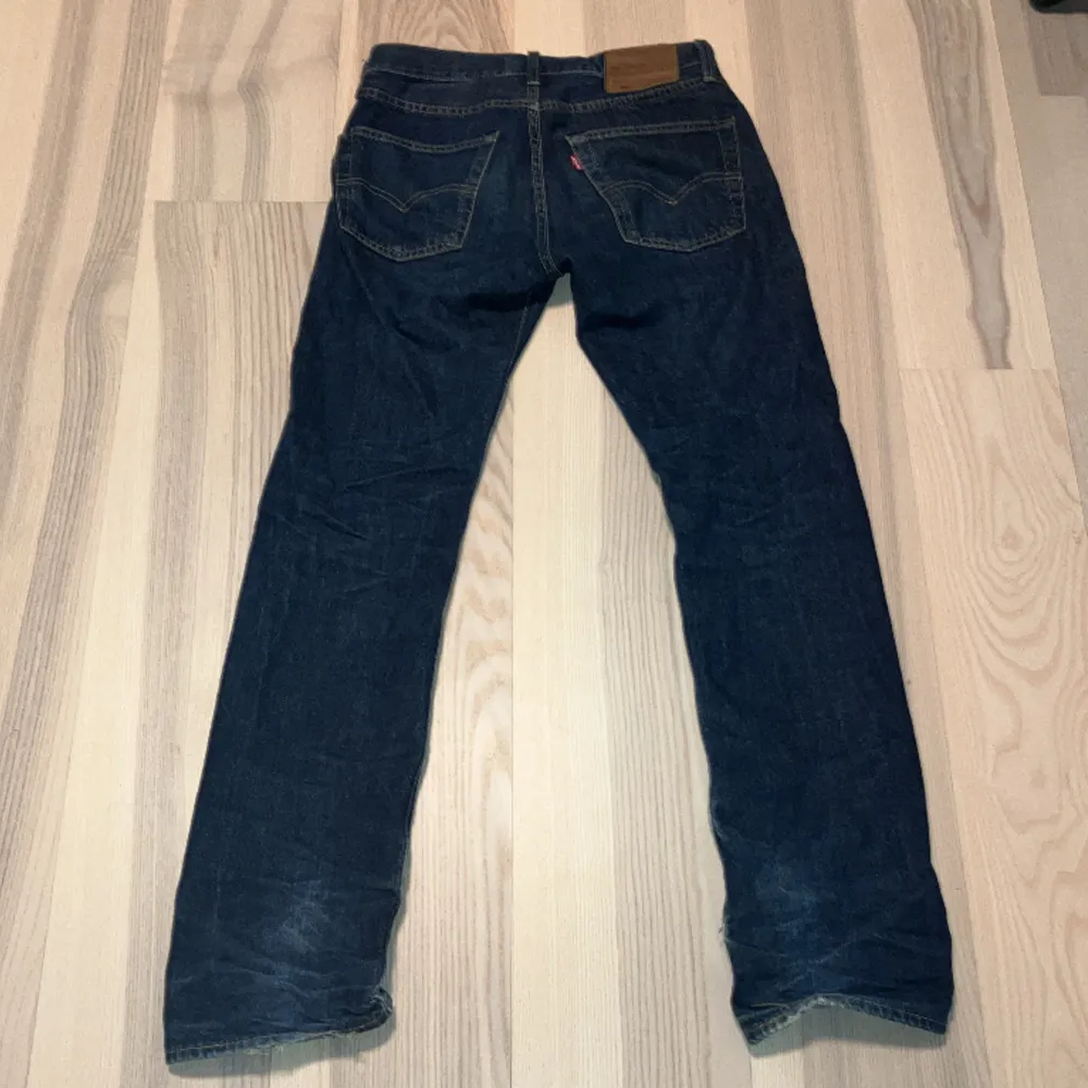 Blåa jeans mildt använda. Jeans & Byxor.