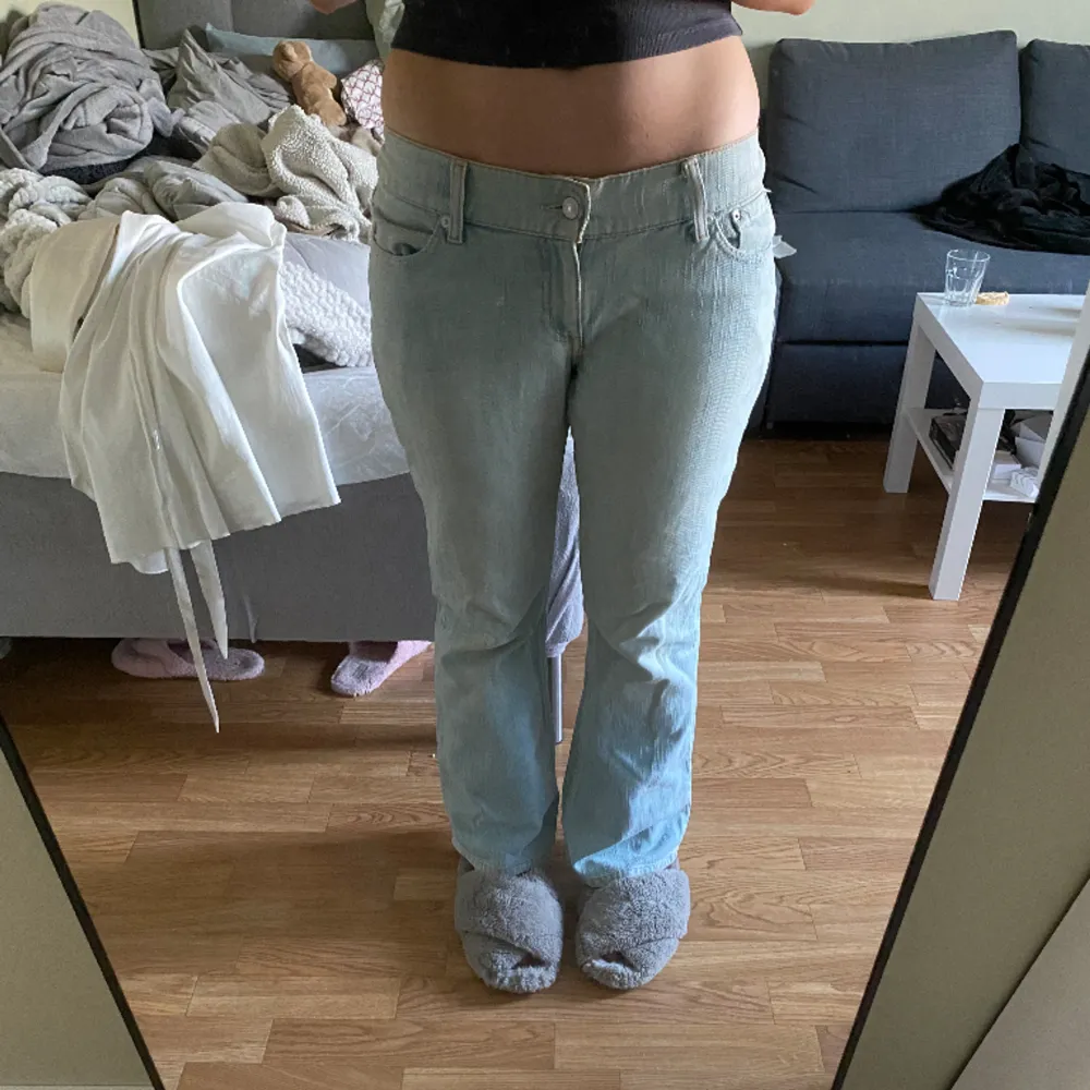 Super snygga blå jeans!!tryck gärna på köp nu!!💓💓. Jeans & Byxor.