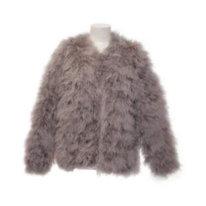 Pälsjacka  - Säljer denna superfina pälsjacka då den inte kommer till användning💓 jag använder vanligtvis strl S och denna passar mig! frakt ingår i priset 