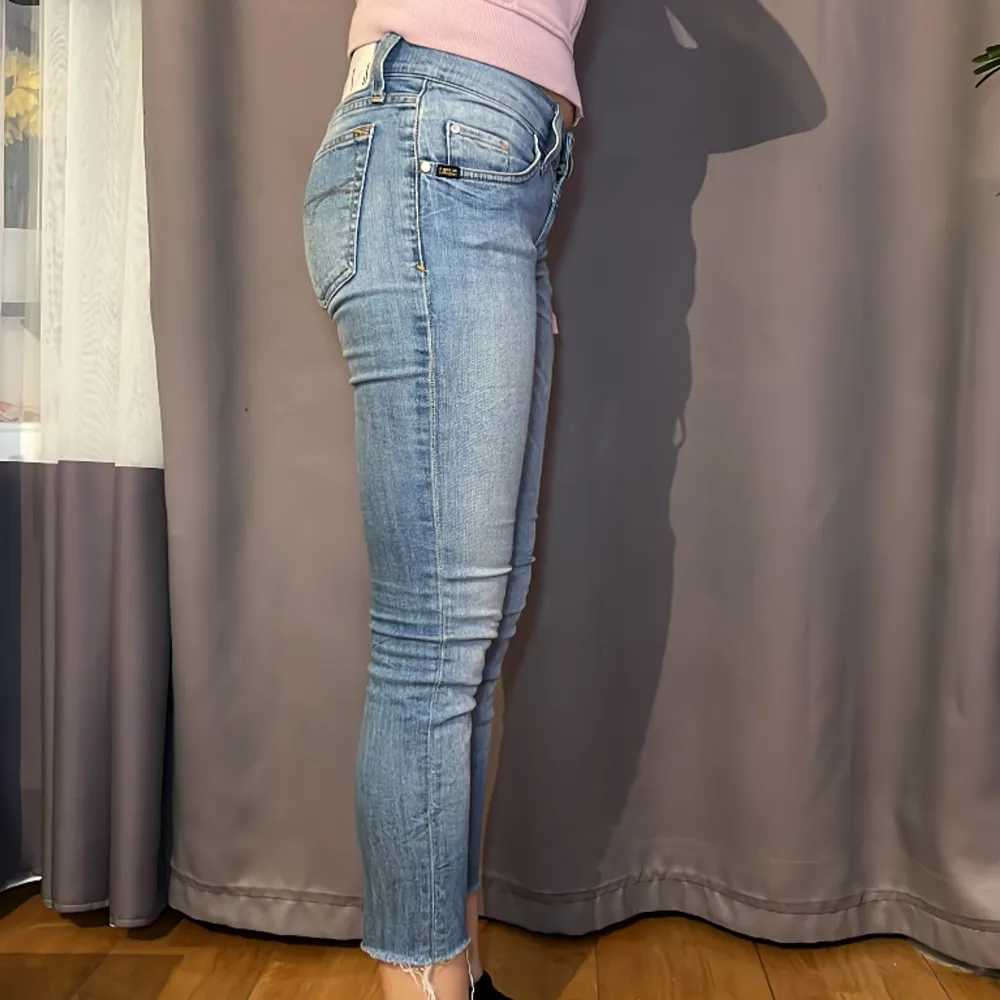 Snygga jeans som blivit för tight för mig  . Jeans & Byxor.