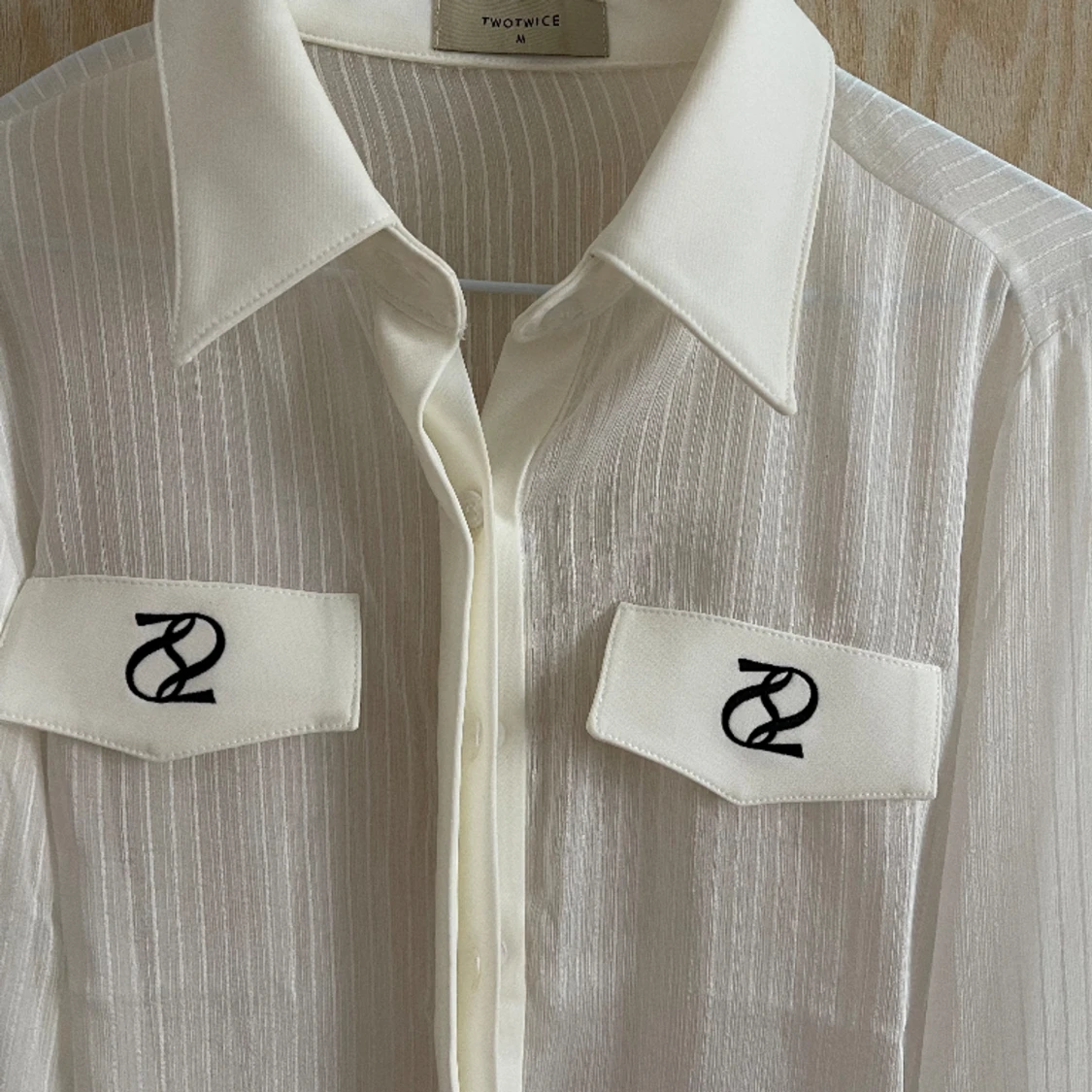 Skjorta med detaljer  - 90