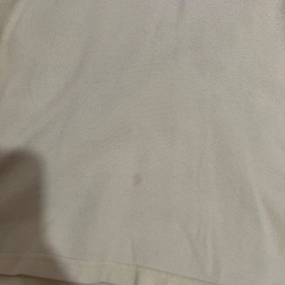 Ralph Lauren Polo tröja , i bra skick, men har en mycket liten, knappt synlig fläck 💕. T-shirts.