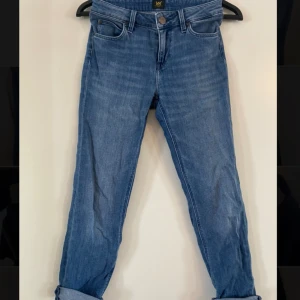 Jeans Lee - Sommriga jeans, använda ett fåtal gånger
