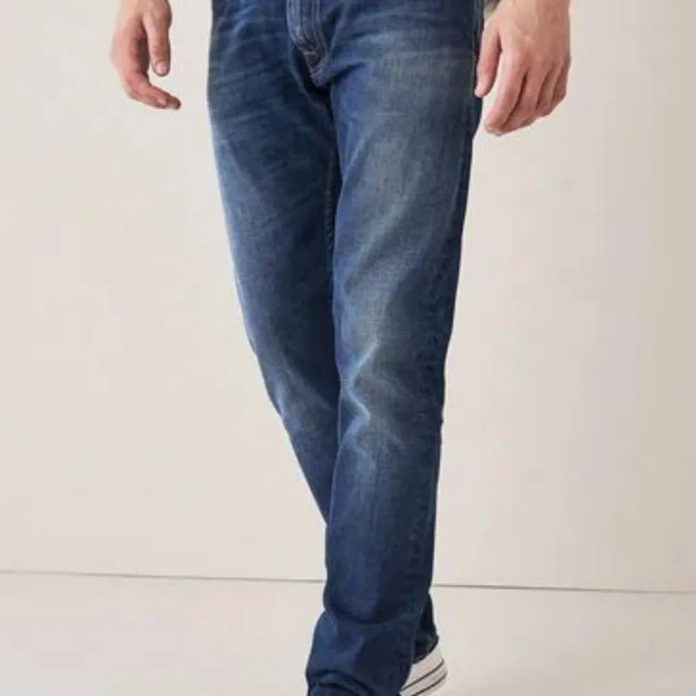 Säljer mina snygga replay jeans till ett mycket bra pris! Storlek 33 . Jeans & Byxor.