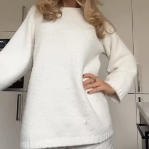 Stickad tröja - Jättefin skön stickad tröja