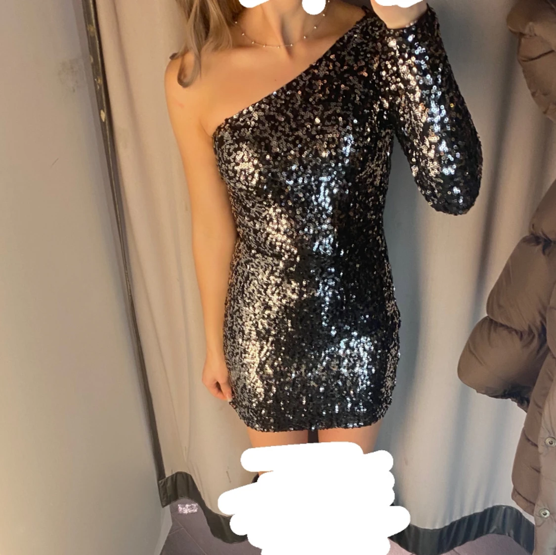 Silverglittrig/svart klänning 