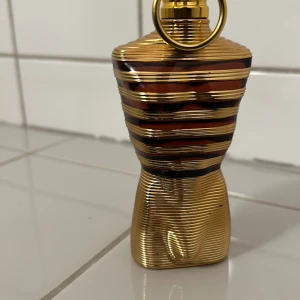 Jpg elixir  - Jag hade redan en när jag fick en i present av min farbror, nästan helt full