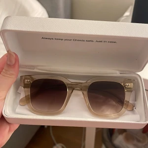 Chimi 04 - 04 ecru, sällan använda!! Fodral + duk medföljer