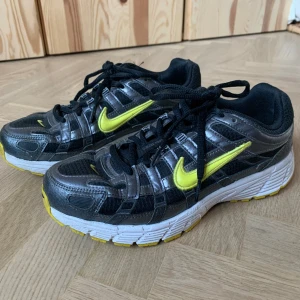 Nike Sneakers - Supersnygga sneakers i storlek 39