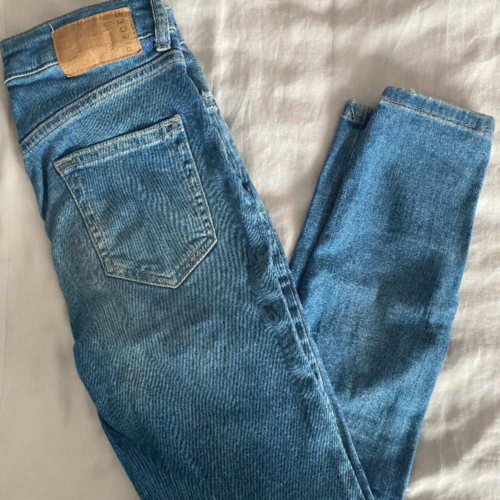 Skinny jenas som endast är använda ett fåtal gånger . Jeans & Byxor.