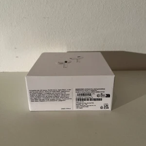 Air pods pro gen 2 - Skriv om du är intresserad så kommer vi fram till ett pris.