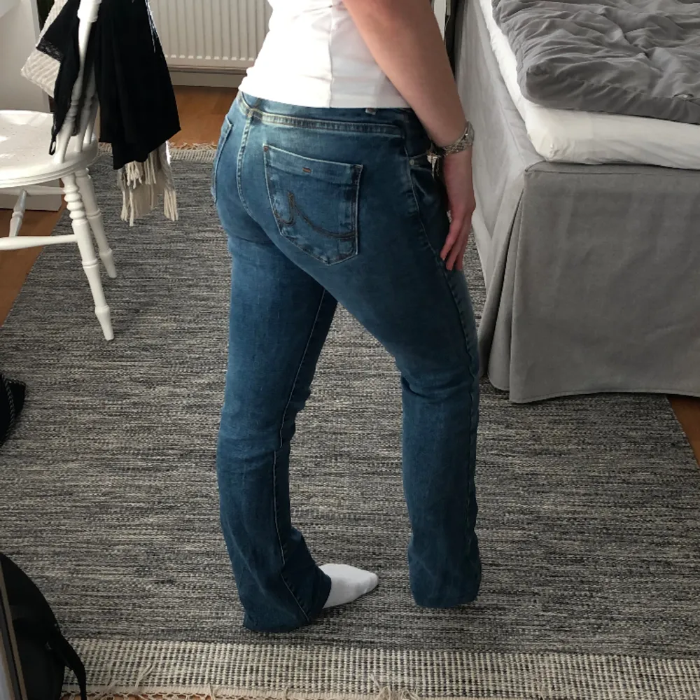 Ett par LTB jeans i storlek 34. Köpta här på Plick men har inte kommit till användning. Skriv om du har några funderingar kring mått! . Jeans & Byxor.