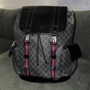 1:1 Gucci ryggsäck inköpt för 4500kr Mycket bra skick och identisk med allt!