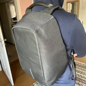 Ficktjuvssäker ryggsäck till skola eller kontor