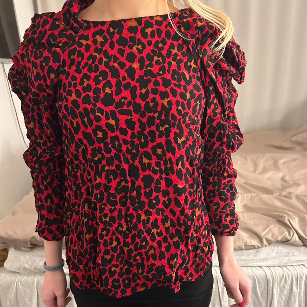 Svin snygg leopard blus!. Blusar.