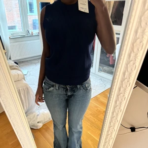 Mörkblå zara väst  - Prislappen finns kvar💙