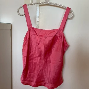 Victoria’s Secret linne 🩷 - Linne från Victoria’s secret, jättetunnt skönt material och jättefin rosa färg 🩷  Pris kan diskuteras!