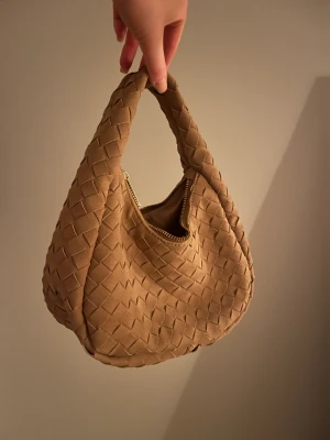 Väska - Jätte snygg beige/brun väska!!!