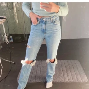 Populära zara jeans - Nästa som nya använt 2 gånger🥰