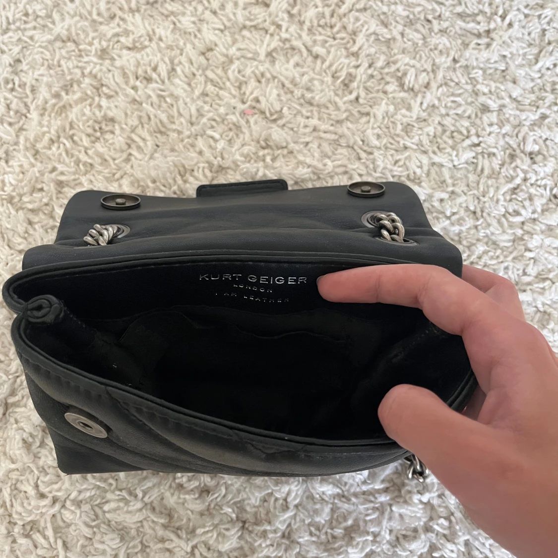 Svart axelväska från Kurt Geiger - 91