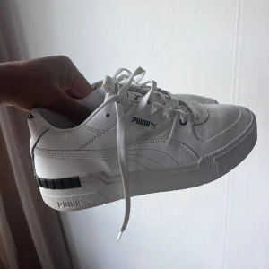 Puma skor - Puma skor, ganska bra skick. Stprlek 40. Passar mig som brukar pendla mellan 39-40