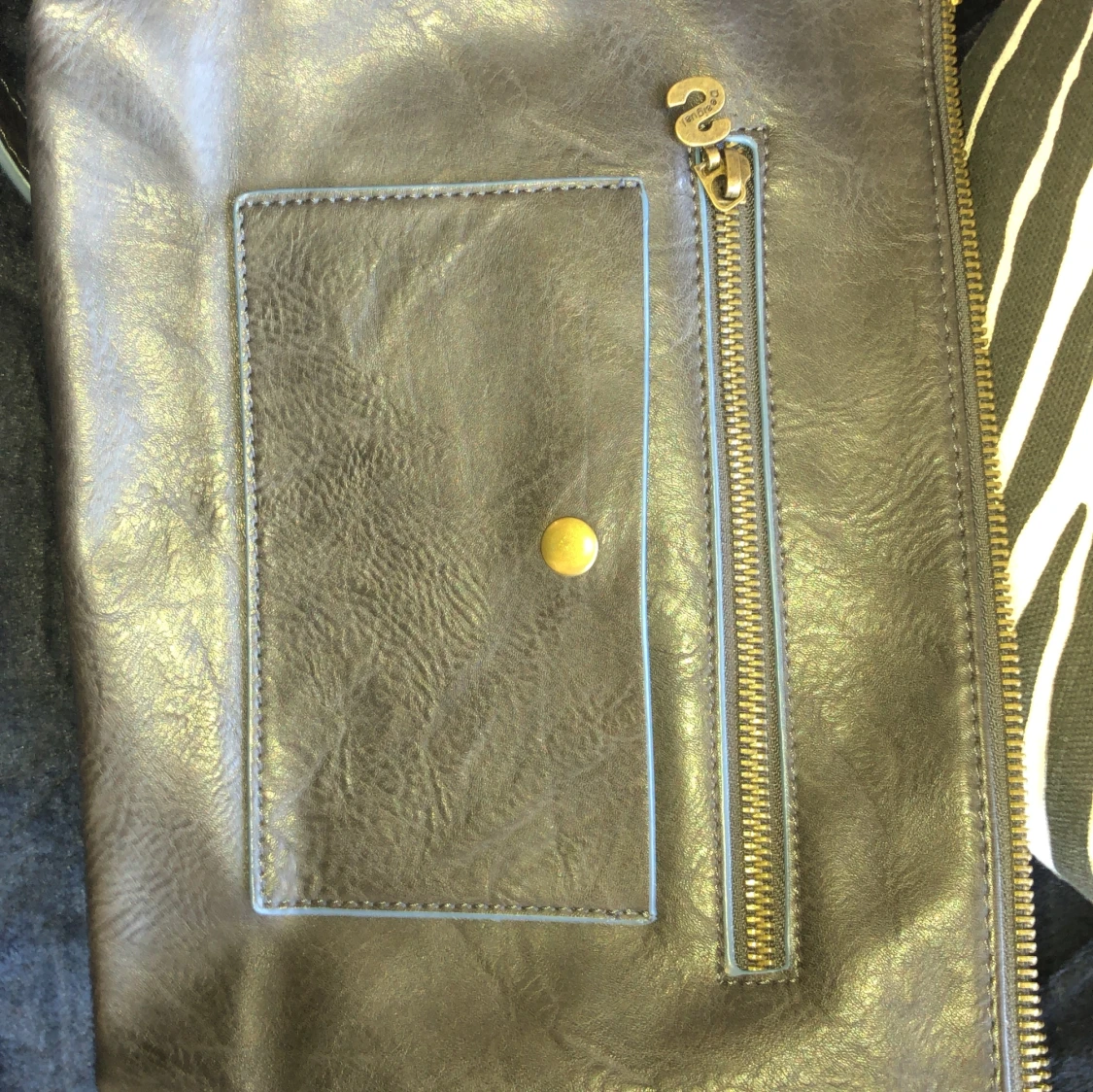 Svart axelväska från Desigual - 92