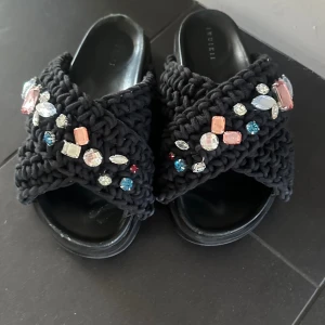 Inuikii tofflor - Söljer mina inuikii tofflor för att jag inte får användning för dem! De är jätte bra skick förutom att nån diamant har lossnat, skriv privat för fler bilder!🥰