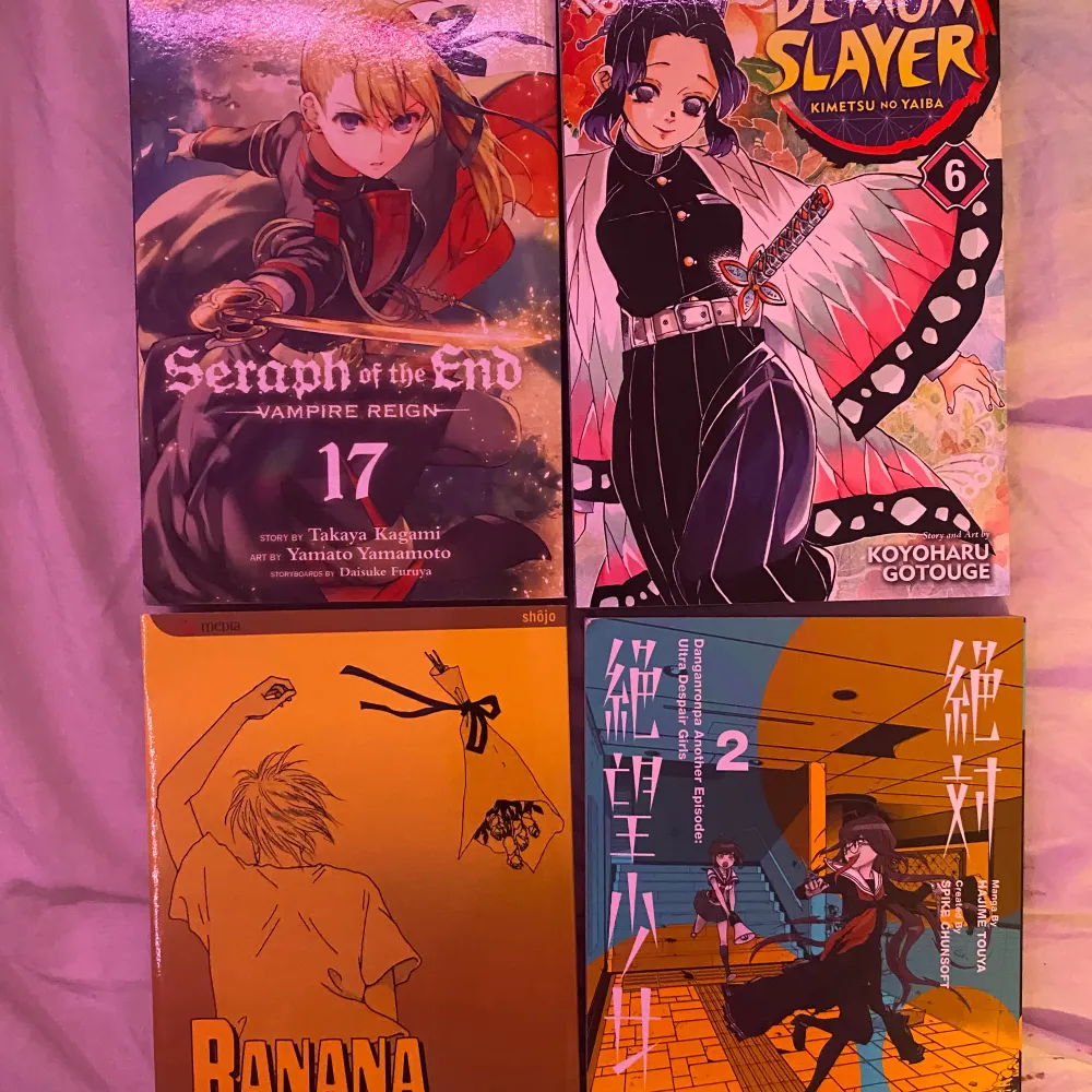 de mesta kostar 65kr st och 2 för 110kr🫶 death note och aot junior high kostar 110kr st :) alla är olästa och i bra skick, mesta är ifrån sci-fi bokhandeln💕 postern som medföljer i seraph of the end har ja tyvärr tagit ut :(  pris kan diskuteras🫶. Övrigt.