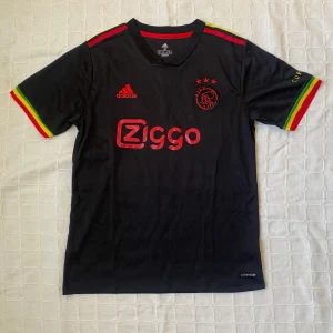 Ajax tredjeställ 2022 - Ajax tredjeställ 2022. Strl M