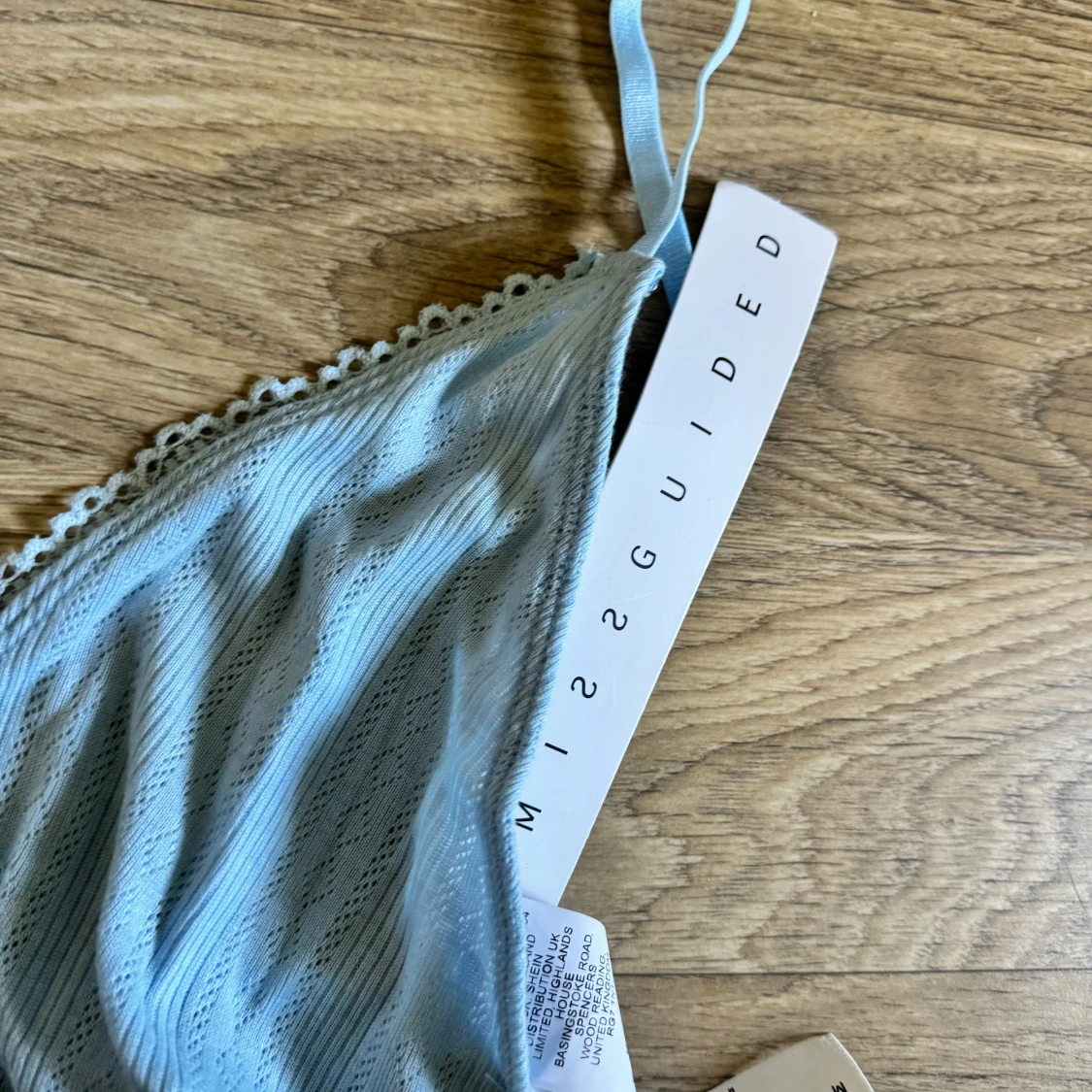 Ljusblå spetsdetaljerad topp från Missguided - 93