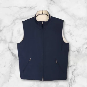 Loro piana väst - Loro piana väst Size 48, passar M  Cond 8/10 Retail är 26 000kr